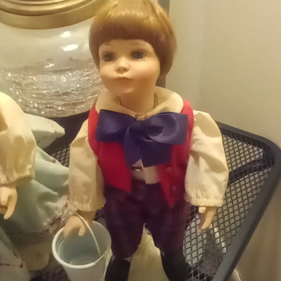 Vintage porcelain dolls - Picture 2 of 5